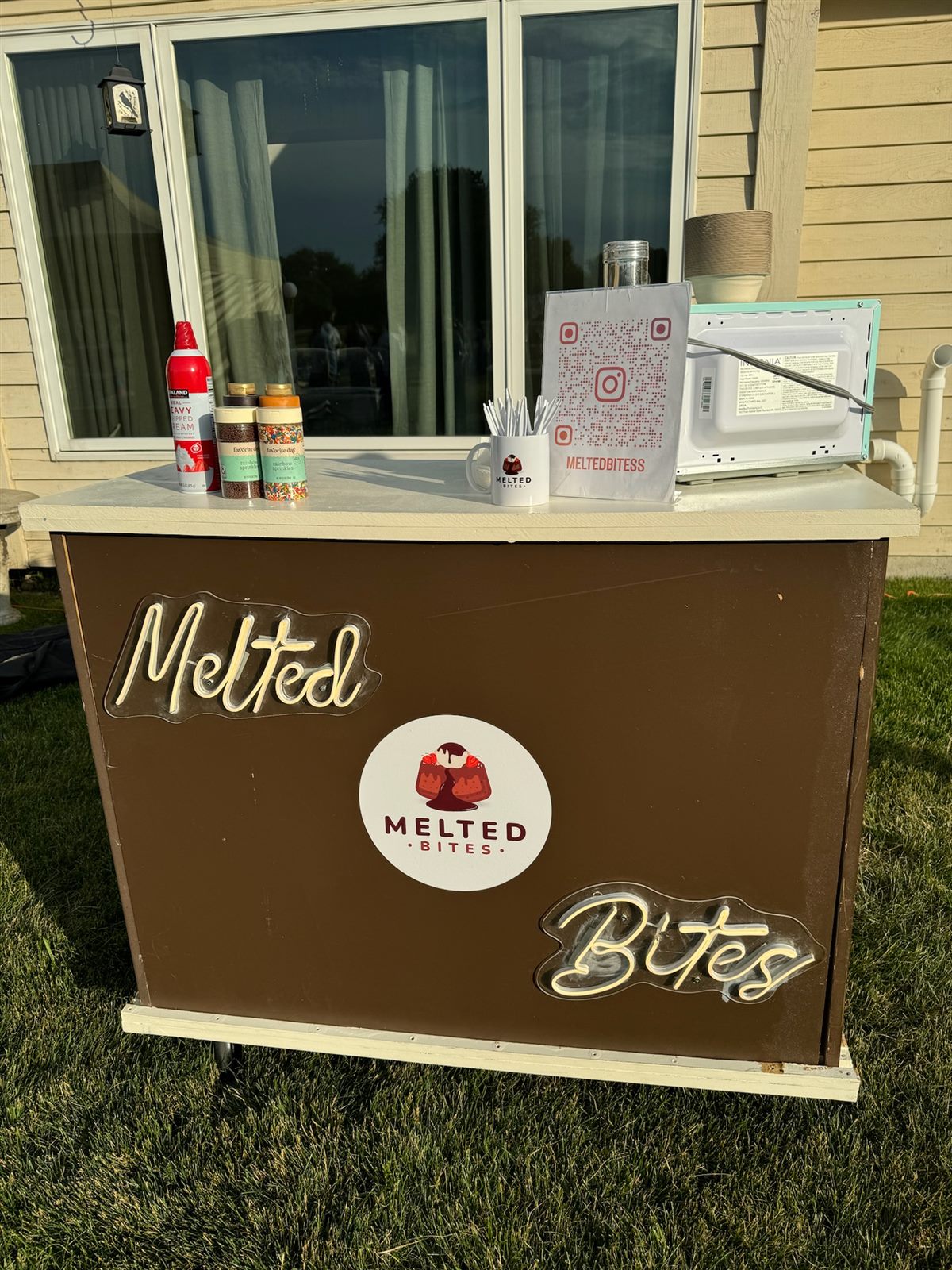 Melted Bites live dessert cart